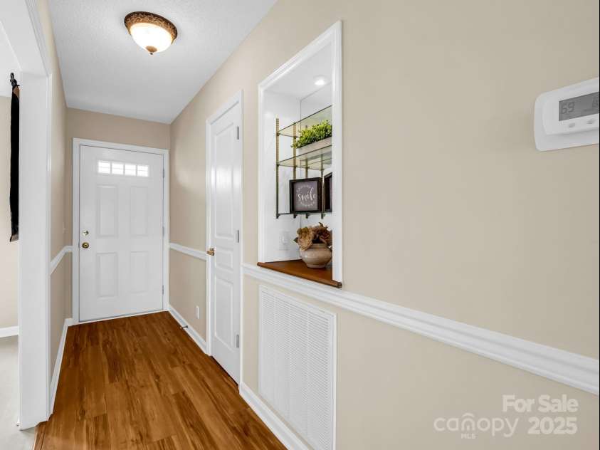 5802 Wood Duck Way, Hendersonville, NC 28792.  MLS# CAR4251219, YatesRealty ID 17674. Foyer