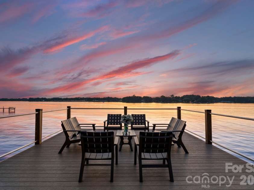 138 Lakefront Drive, Mooresville, NC 28117.  MLS# CAR4359018, YatesRealty ID 17675. 