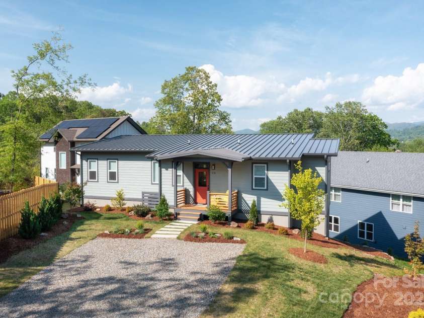 20 Tahkieostie Trail, Asheville, NC 28806.  MLS# CAR4221913, YatesRealty ID 17675. Surrounded by newer construction homes on quiet street