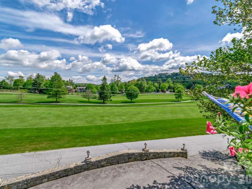 195 Fairway Lane, Blowing Rock, NC 28605.  MLS# CAR4376805, YatesRealty ID 17676. 