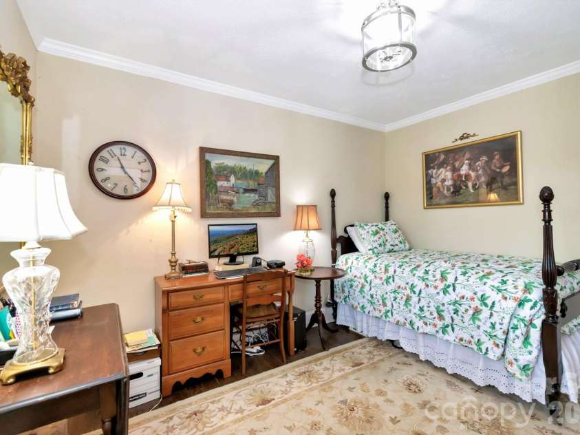 195 Fairway Lane, Blowing Rock, NC 28605.  MLS# CAR4376805, YatesRealty ID 17676. 
