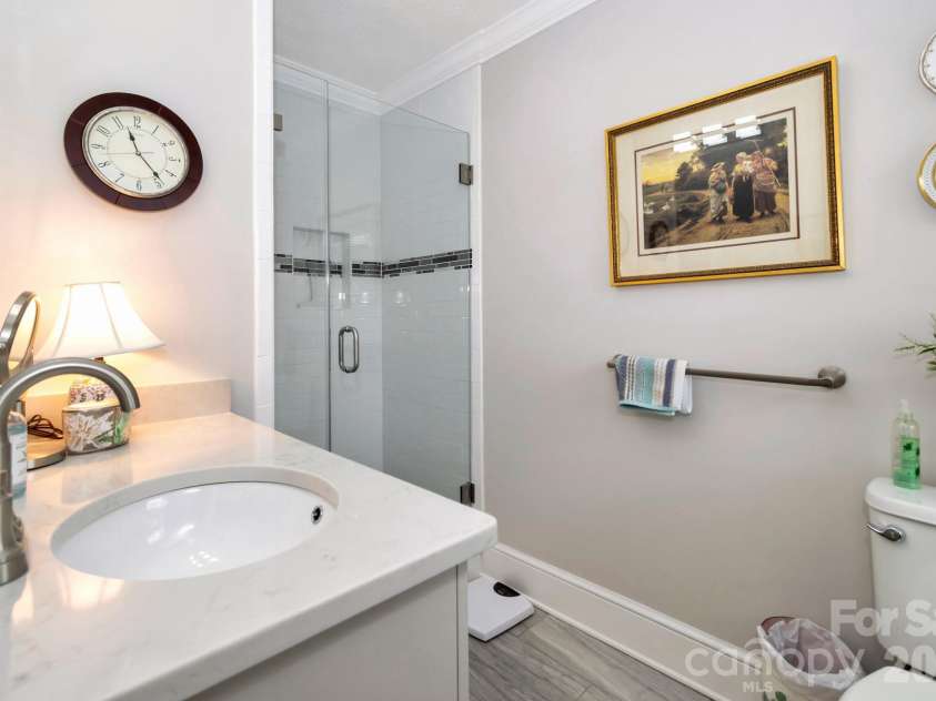 195 Fairway Lane, Blowing Rock, NC 28605.  MLS# CAR4376805, YatesRealty ID 17676. 