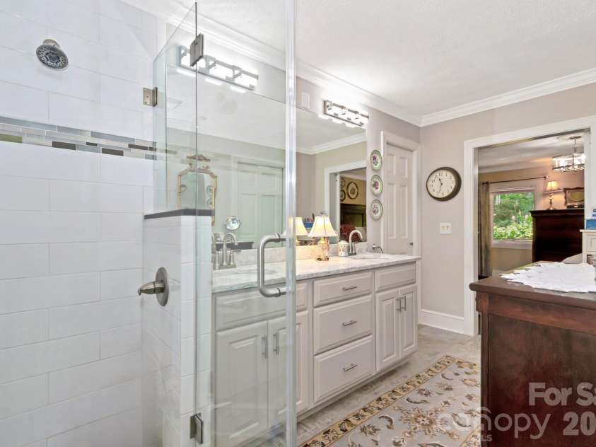195 Fairway Lane, Blowing Rock, NC 28605.  MLS# CAR4376805, YatesRealty ID 17676. 