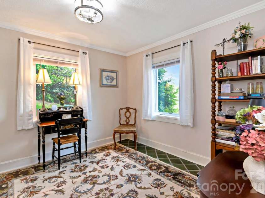 195 Fairway Lane, Blowing Rock, NC 28605.  MLS# CAR4376805, YatesRealty ID 17676. 