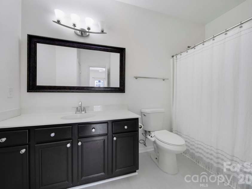 14721 Lions Pride Court, Charlotte, NC 28273.  MLS# CAR4396371, YatesRealty ID 17677. 