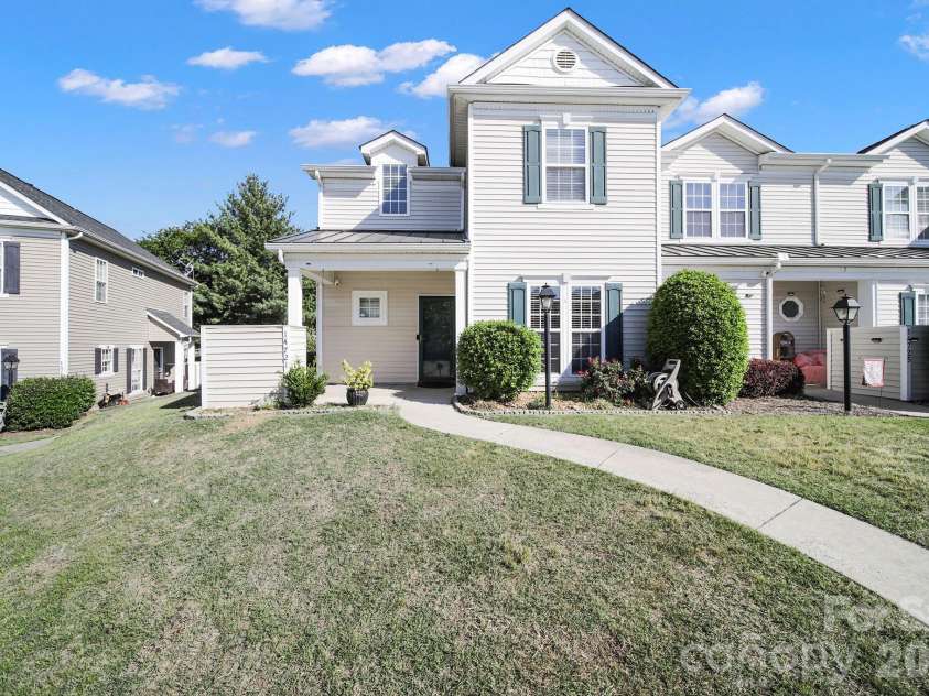14721 Lions Pride Court, Charlotte, NC 28273.  MLS# CAR4396371, YatesRealty ID 17677. 