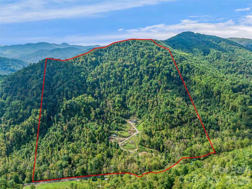 945 Roaring Fork Road, Hot Springs, NC 28743.  MLS# CAR4307267, YatesRealty ID 17678. 