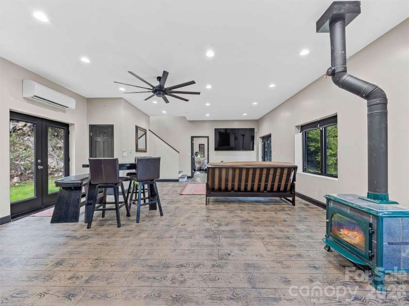 945 Roaring Fork Road, Hot Springs, NC 28743.  MLS# CAR4307267, YatesRealty ID 17678. 