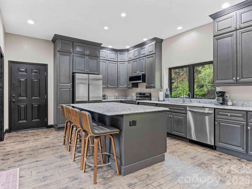 945 Roaring Fork Road, Hot Springs, NC 28743.  MLS# CAR4307267, YatesRealty ID 17678. 