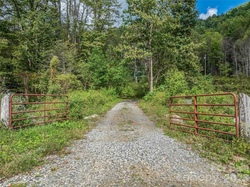 945 Roaring Fork Road, Hot Springs, NC 28743.  MLS# CAR4307267, YatesRealty ID 17678. 