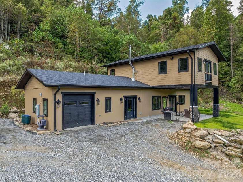 945 Roaring Fork Road, Hot Springs, NC 28743.  MLS# CAR4307267, YatesRealty ID 17678. 