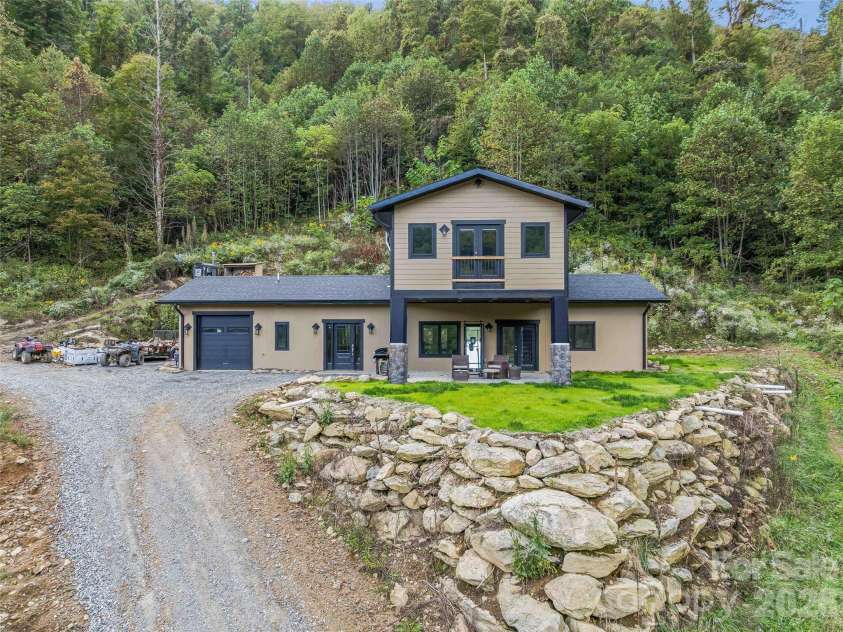 945 Roaring Fork Road, Hot Springs, NC 28743.  MLS# CAR4307267, YatesRealty ID 17678. 