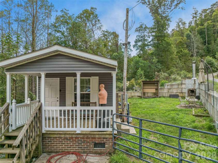 945 Roaring Fork Road, Hot Springs, NC 28743.  MLS# CAR4307267, YatesRealty ID 17678. Mobile Home