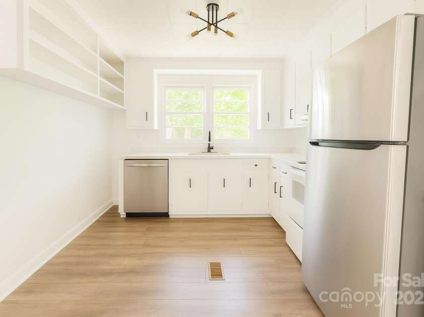 1401 Woodman Hall Street, Shelby, NC 28152.  MLS# CAR4311885, YatesRealty ID 17679. 