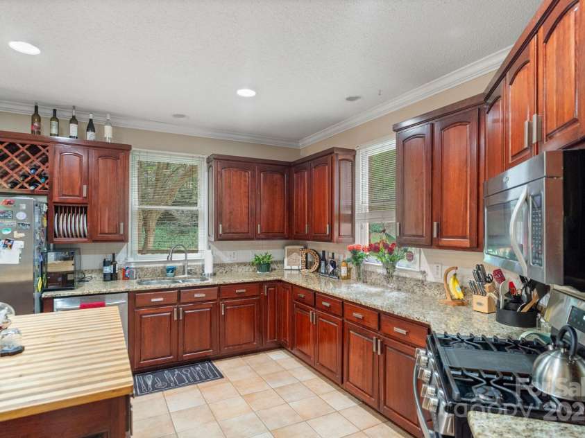 104 Belvedere Drive, Morganton, NC 28655.  MLS# CAR4254900, YatesRealty ID 1768. 