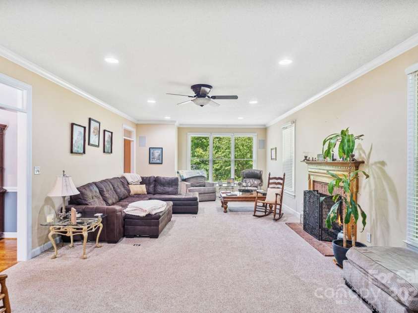 104 Belvedere Drive, Morganton, NC 28655.  MLS# CAR4254900, YatesRealty ID 1768. 