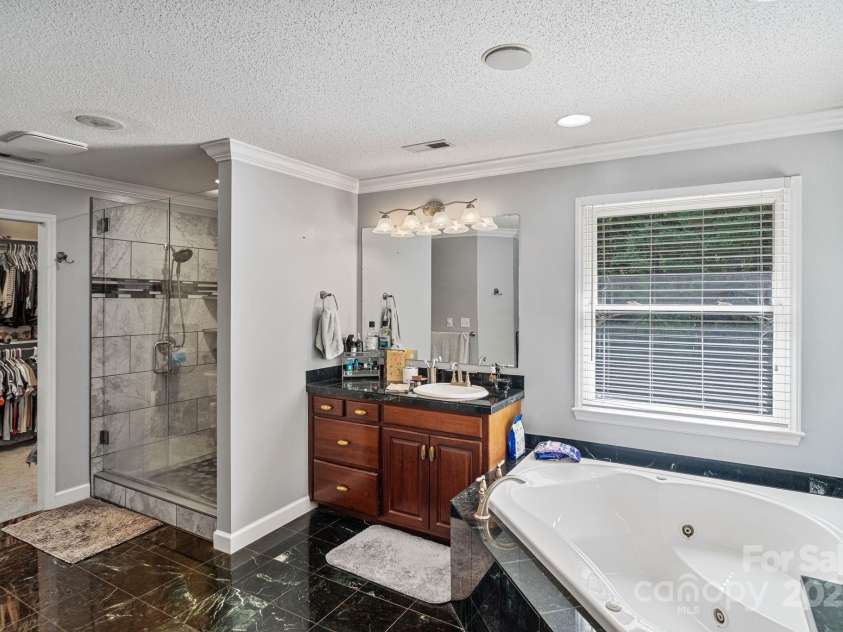 104 Belvedere Drive, Morganton, NC 28655.  MLS# CAR4254900, YatesRealty ID 1768. 