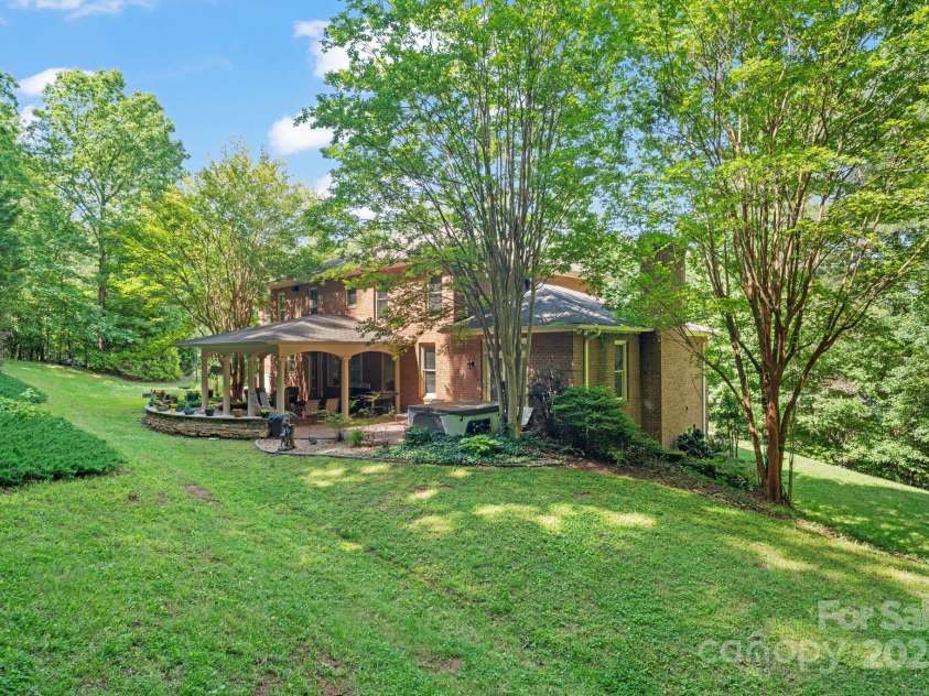 104 Belvedere Drive, Morganton, NC 28655.  MLS# CAR4254900, YatesRealty ID 1768. 