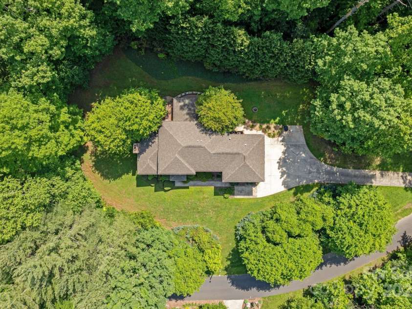 104 Belvedere Drive, Morganton, NC 28655.  MLS# CAR4254900, YatesRealty ID 1768. 