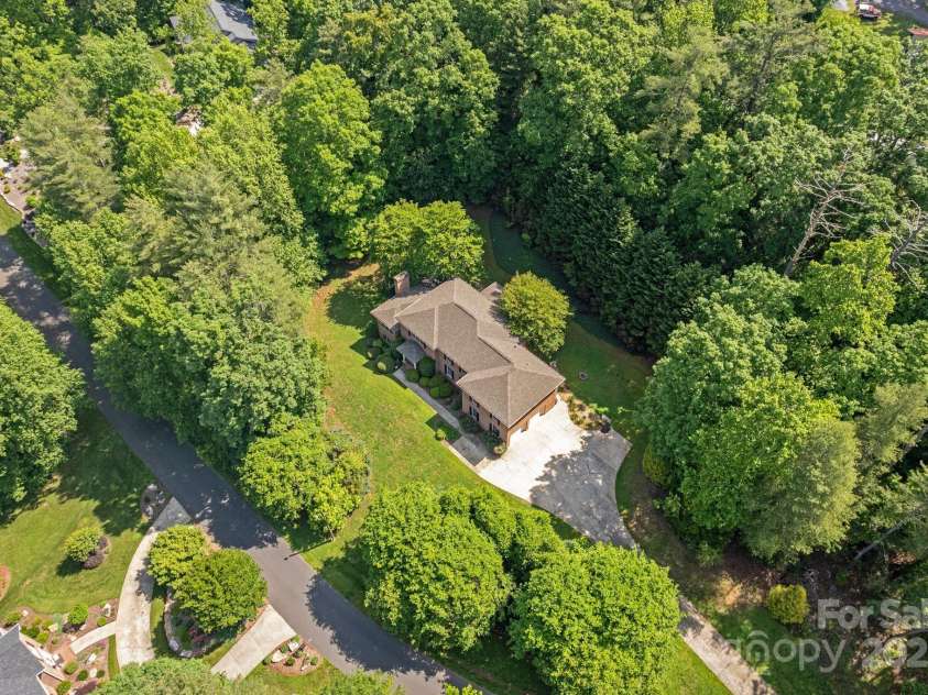 104 Belvedere Drive, Morganton, NC 28655.  MLS# CAR4254900, YatesRealty ID 1768. 