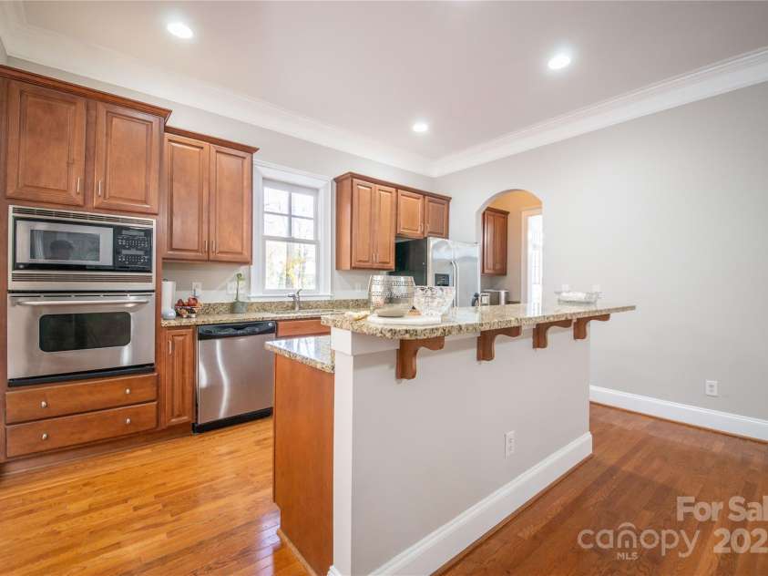 521 Lees Court Street, Charlotte, NC 28211.  MLS# CAR4328746, YatesRealty ID 1768. 