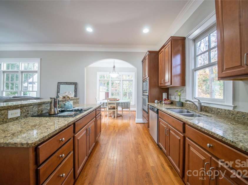 521 Lees Court Street, Charlotte, NC 28211.  MLS# CAR4328746, YatesRealty ID 1768. 