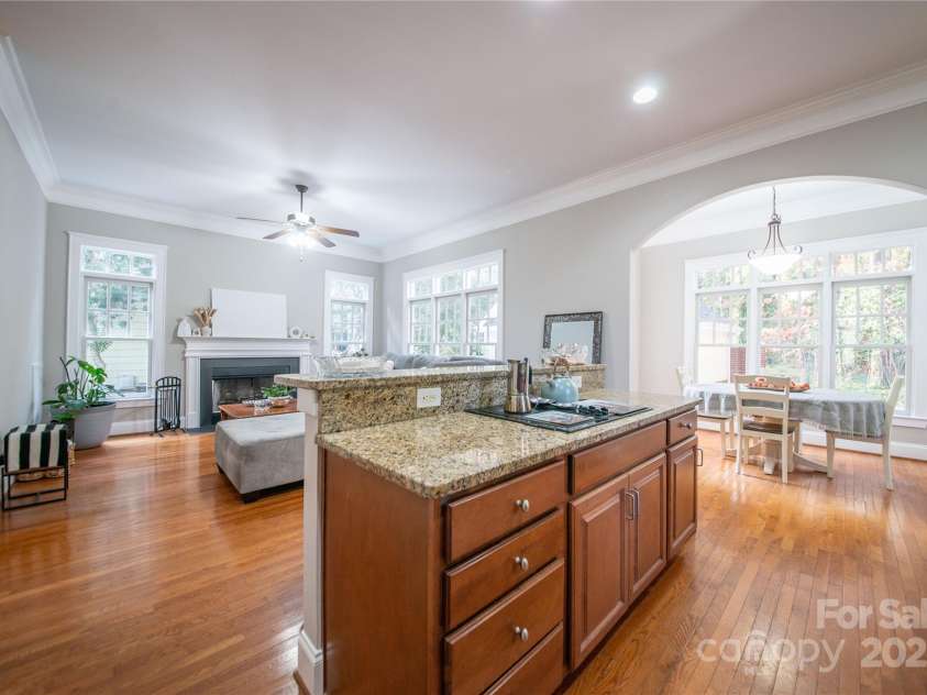 521 Lees Court Street, Charlotte, NC 28211.  MLS# CAR4328746, YatesRealty ID 1768. 