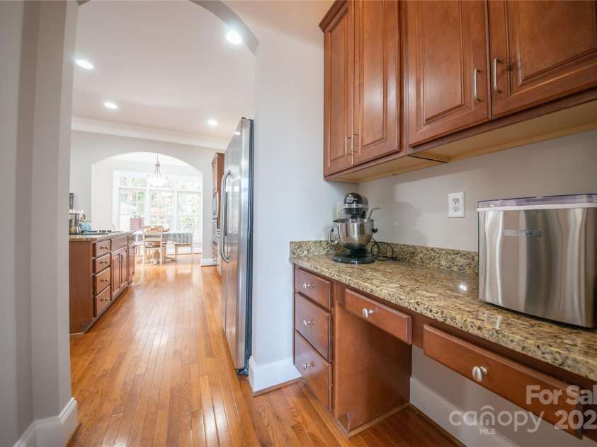 521 Lees Court Street, Charlotte, NC 28211.  MLS# CAR4328746, YatesRealty ID 1768. 