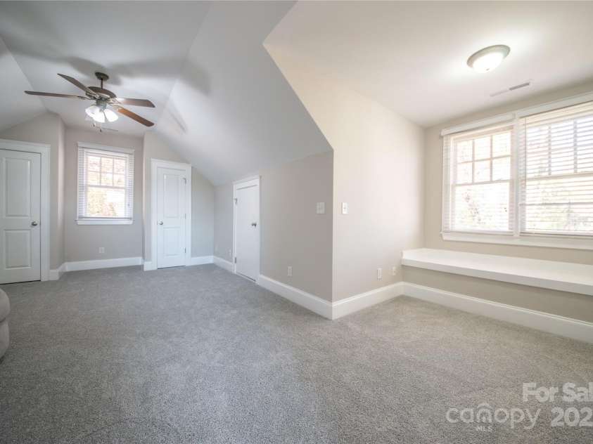 521 Lees Court Street, Charlotte, NC 28211.  MLS# CAR4328746, YatesRealty ID 1768. Bed/bonus/flex on third