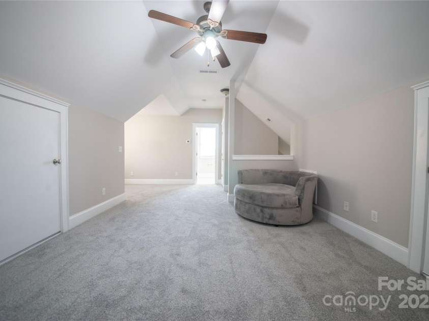 521 Lees Court Street, Charlotte, NC 28211.  MLS# CAR4328746, YatesRealty ID 1768. Bed/bonus/flex on third