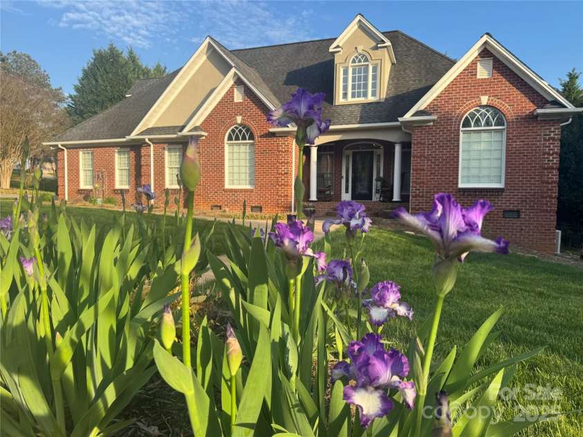 1308 Moonshadow Lane, Shelby, NC 28150.  MLS# CAR4237593, YatesRealty ID 17680. Front View