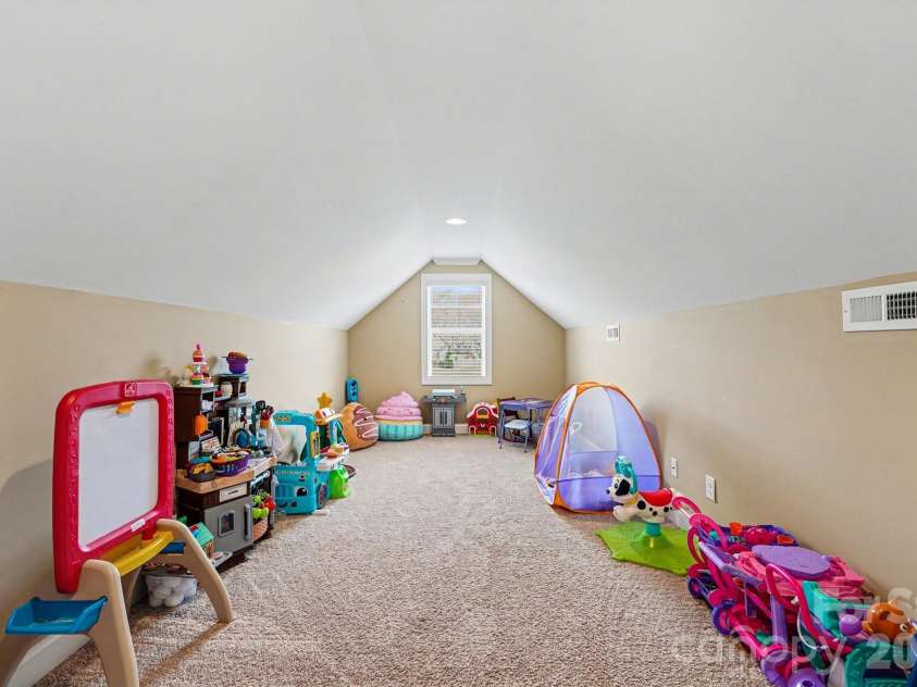 245 Centenary Ridge Drive, Clemmons, NC 27012.  MLS# CAR4365553, YatesRealty ID 17680. 