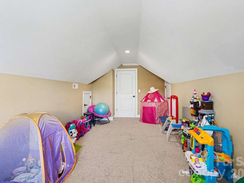 245 Centenary Ridge Drive, Clemmons, NC 27012.  MLS# CAR4365553, YatesRealty ID 17680. 