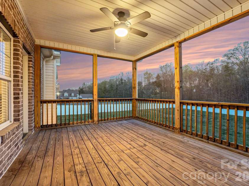 245 Centenary Ridge Drive, Clemmons, NC 27012.  MLS# CAR4365553, YatesRealty ID 17680. 