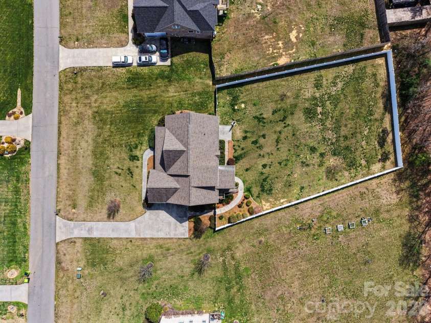 245 Centenary Ridge Drive, Clemmons, NC 27012.  MLS# CAR4365553, YatesRealty ID 17680. 