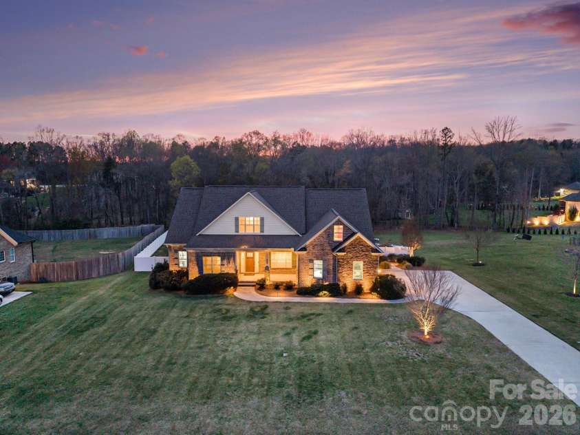 245 Centenary Ridge Drive, Clemmons, NC 27012.  MLS# CAR4365553, YatesRealty ID 17680. 