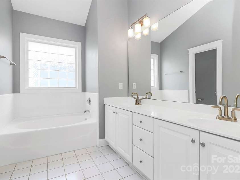 7023 Blakeney Greens Boulevard, Charlotte, NC 28277.  MLS# CAR4261601, YatesRealty ID 17681. 