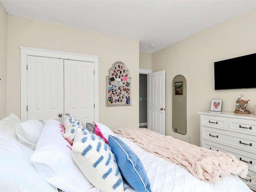 7023 Blakeney Greens Boulevard, Charlotte, NC 28277.  MLS# CAR4261601, YatesRealty ID 17681. 