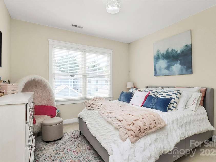 7023 Blakeney Greens Boulevard, Charlotte, NC 28277.  MLS# CAR4261601, YatesRealty ID 17681. 