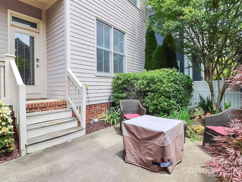 7023 Blakeney Greens Boulevard, Charlotte, NC 28277.  MLS# CAR4261601, YatesRealty ID 17681. 