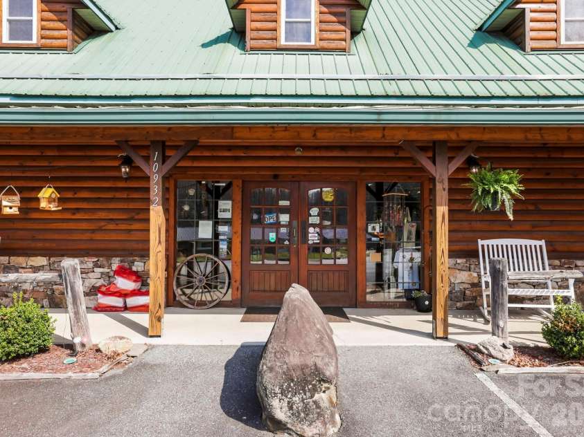 10932 Rosman Highway, Lake Toxaway, NC 28747.  MLS# CAR4363306, YatesRealty ID 17682. 