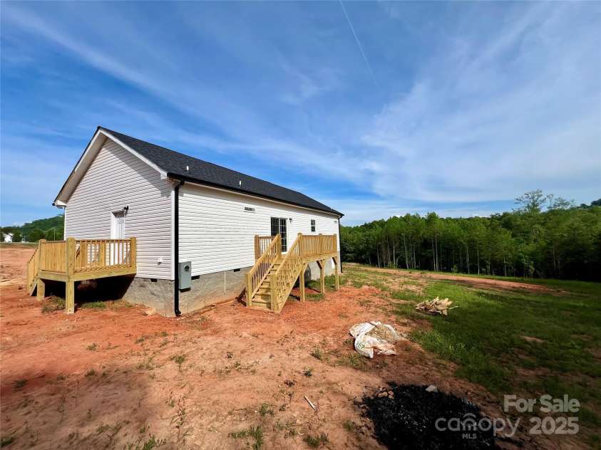 118 Brett Will Court, Taylorsville, NC 28681.  MLS# CAR4258142, YatesRealty ID 17682. 