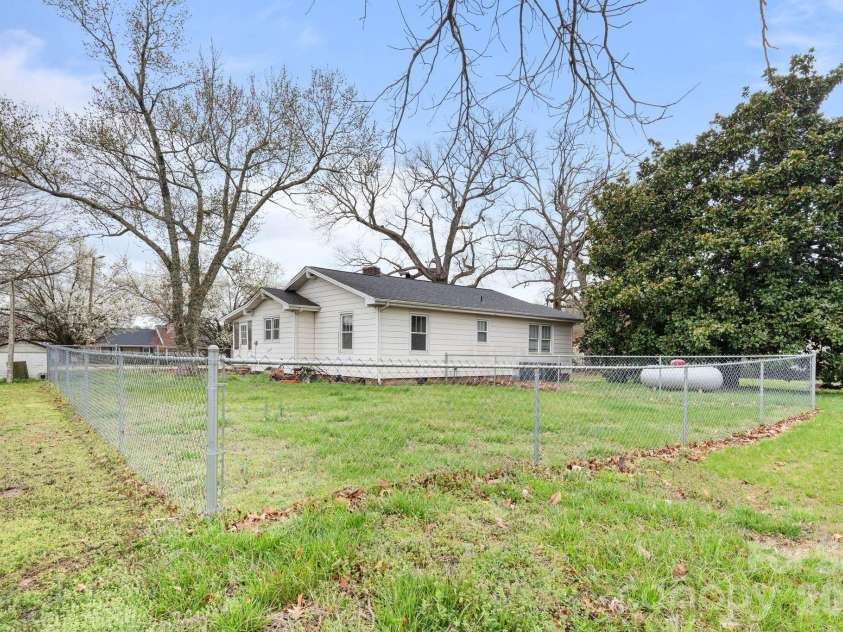 15420 Lucia Riverbend Highway, Stanley, NC 28164.  MLS# CAR4351744, YatesRealty ID 17685. 