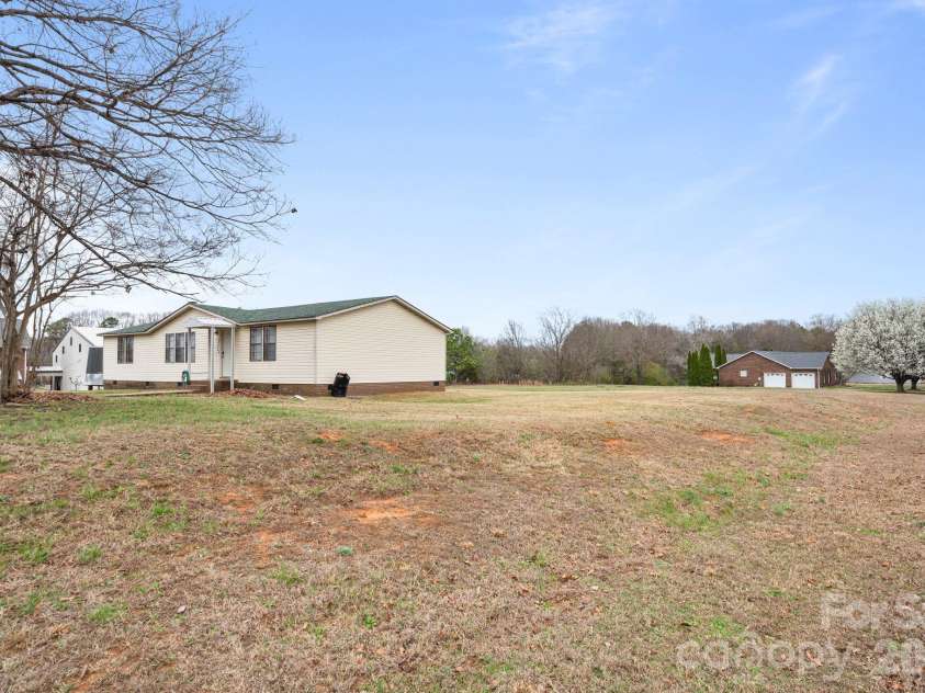 15420 Lucia Riverbend Highway, Stanley, NC 28164.  MLS# CAR4351744, YatesRealty ID 17685. 