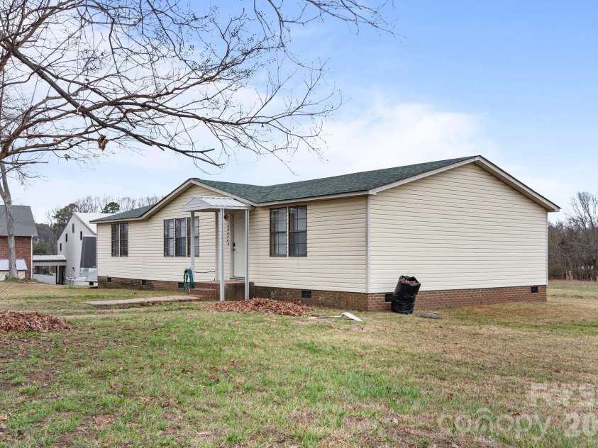 15420 Lucia Riverbend Highway, Stanley, NC 28164.  MLS# CAR4351744, YatesRealty ID 17685. 