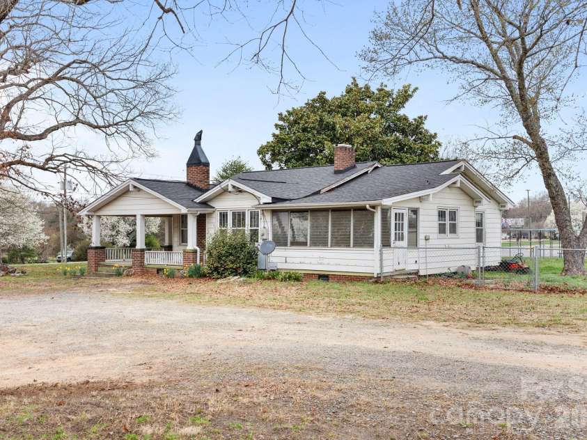 15420 Lucia Riverbend Highway, Stanley, NC 28164.  MLS# CAR4351744, YatesRealty ID 17685. 