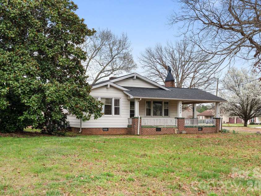 15420 Lucia Riverbend Highway, Stanley, NC 28164.  MLS# CAR4351744, YatesRealty ID 17685. 
