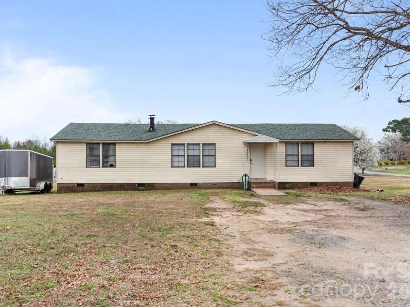 15420 Lucia Riverbend Highway, Stanley, NC 28164.  MLS# CAR4351744, YatesRealty ID 17685. 