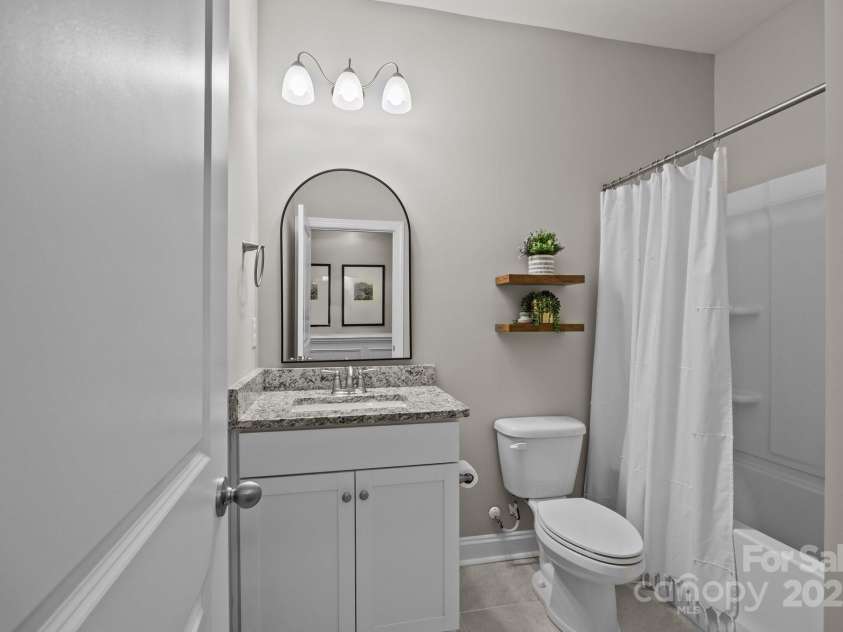 291 Preston Road, Mooresville, NC 28117.  MLS# CAR4246533, YatesRealty ID 17685. Front full bathroom