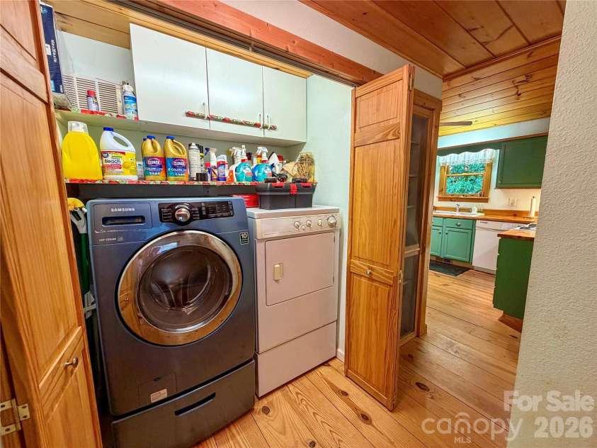 175 Cougar Lane, Whittier, NC 28789.  MLS# CAR4375470, YatesRealty ID 17686. Laundry and Pantry
